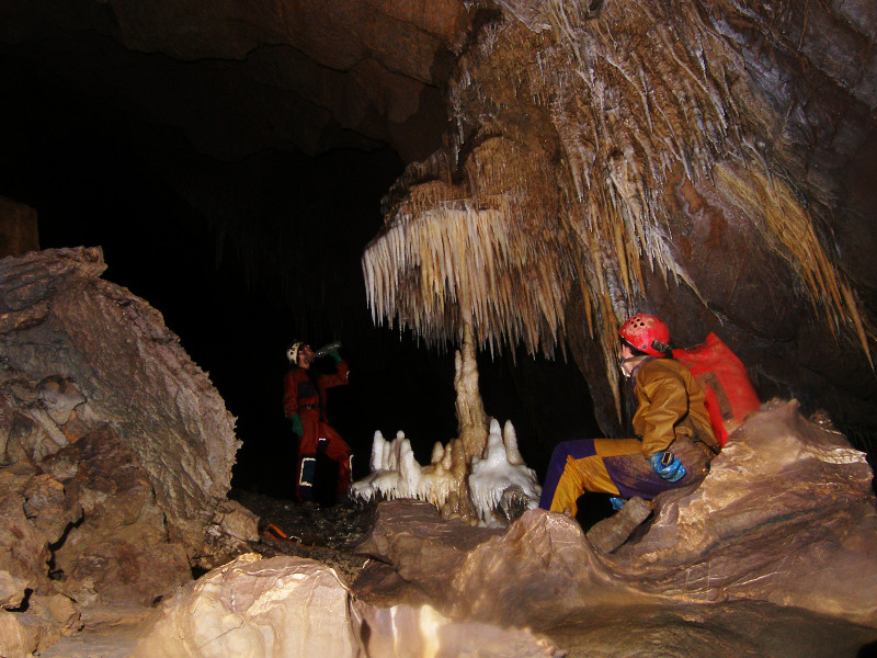 bivouac-souterrain-speleo-pyrenees